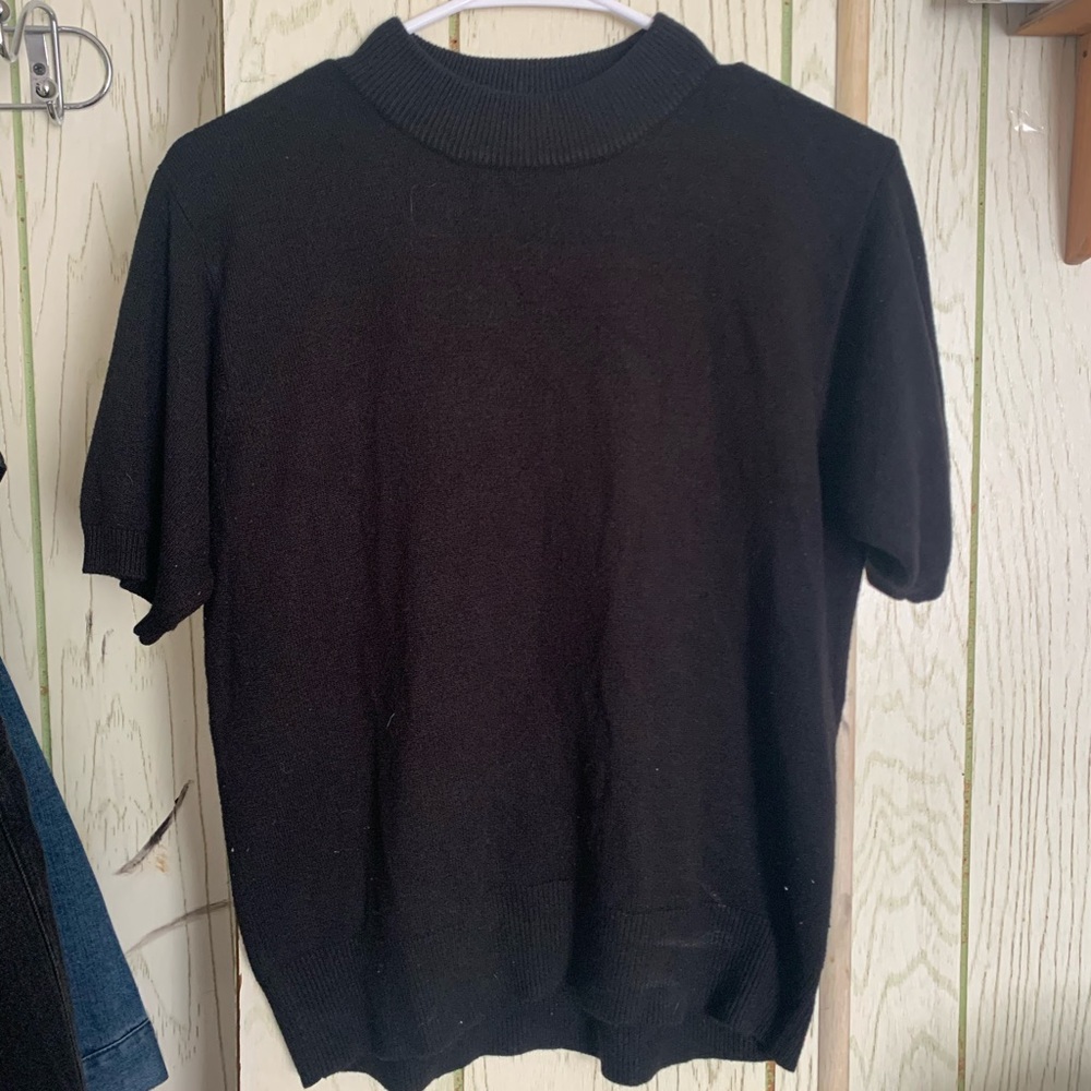 Shirt sleeve sweater